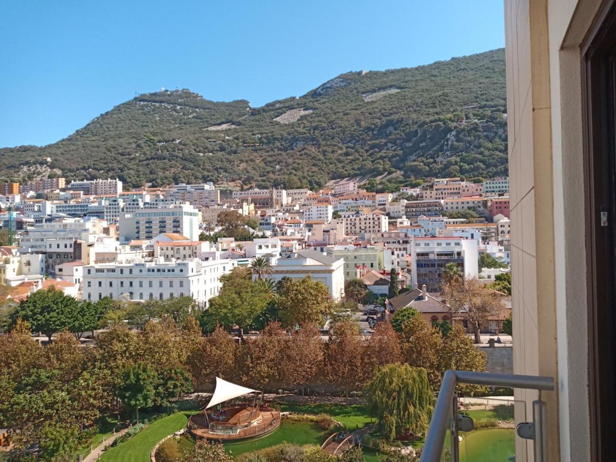 Kings Wharf Studio: Gibraltar Retreat with Pools and Gym Exterior photo